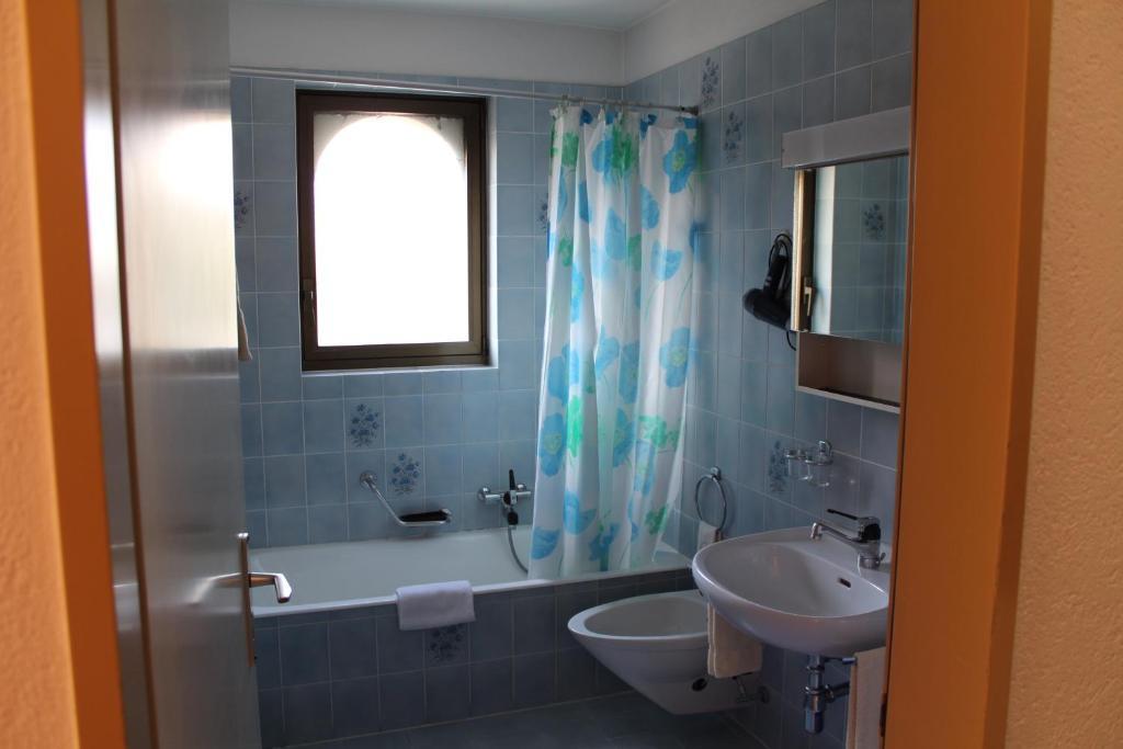 Hotel Elvetico Locarno Rum bild